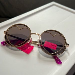 🩷Betsey Johnson Sunnies 🩷